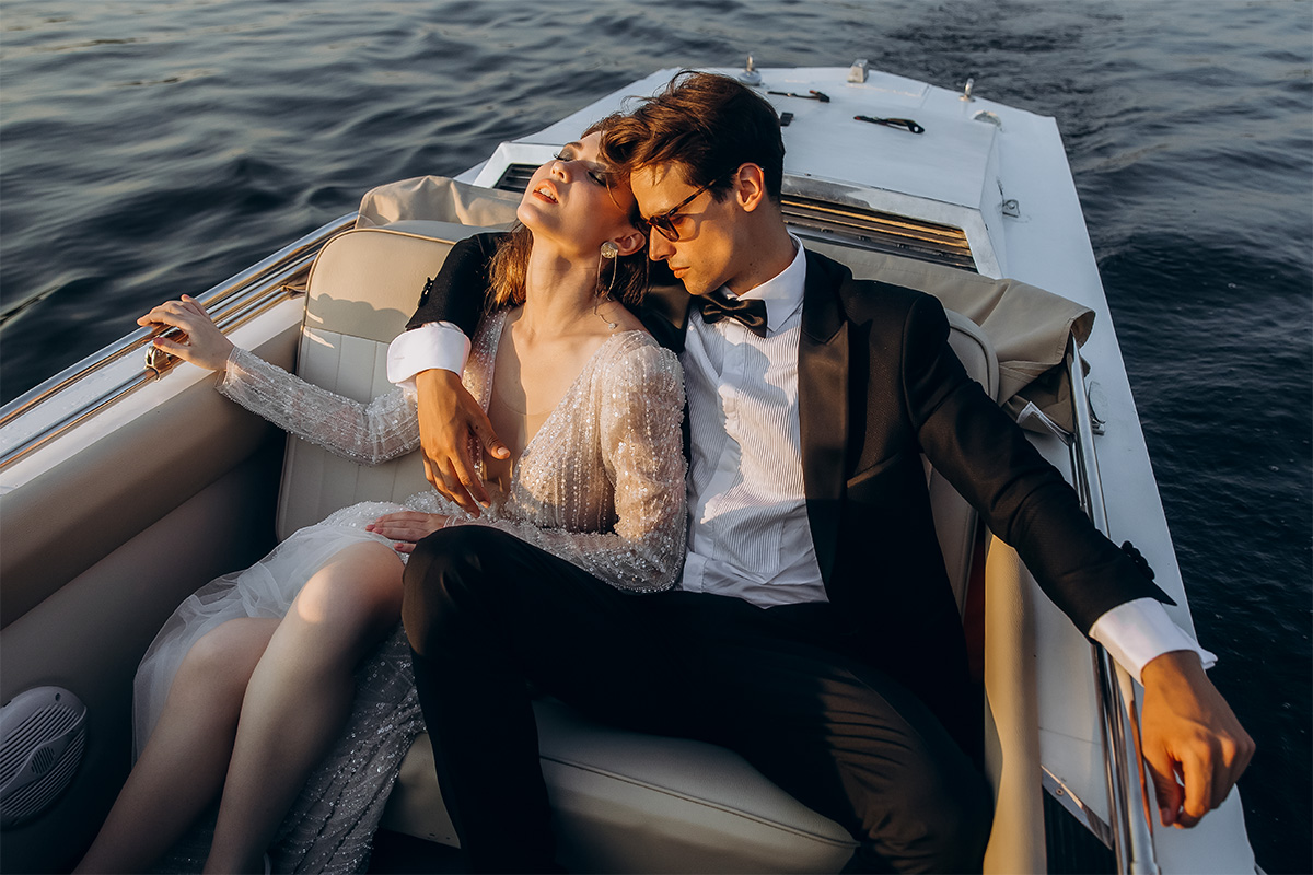 amorette international couple on the boat, romantic couple